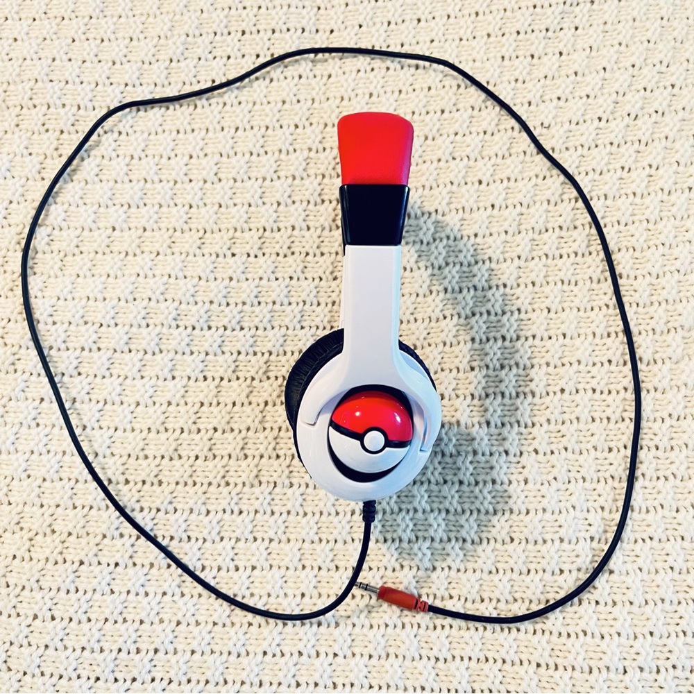 2016 Pokémon Kids Over Ear Headphones PK-140